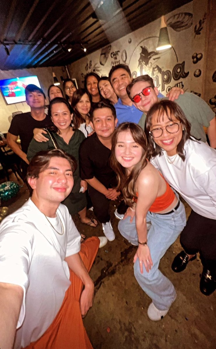 _kiraluv's tweet photo. 📷 | Kira at her Manager's Birthday celebration last night! 🤍

@Kbalinger | #KiraBalinger https://t.co/f5ACooQafp