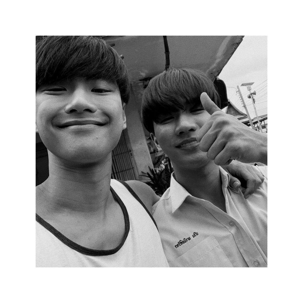 bkluvingu's tweet photo. "I don't know who we'll become but I believe that when it's done, we're gonna see that it was better... that we grew up together" 🧡🖤 @ohmpawatt @perthppe 

#ohmpawat #Perthppe #PERTHS22NDBDAY #HBD23rdOHMPAWAT https://t.co/C4Ib6zkNnj