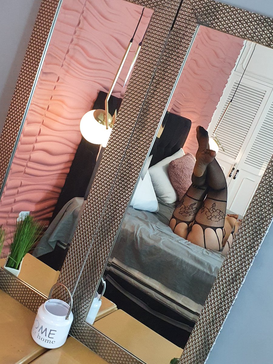 EmmaHaddid's tweet photo. Who is into feet? 👣🦶 #milf #feet #colombian #latina #hotwife 

@3434Cmg
@CharlieIrrish
@Dance4meee
@Webcamscalient1
@webcambeavers
@Dog1Slow
@I_AM_A_LEX
@CamSodaLive 
@CamSodaGirls https://t.co/lRacMmvVjC