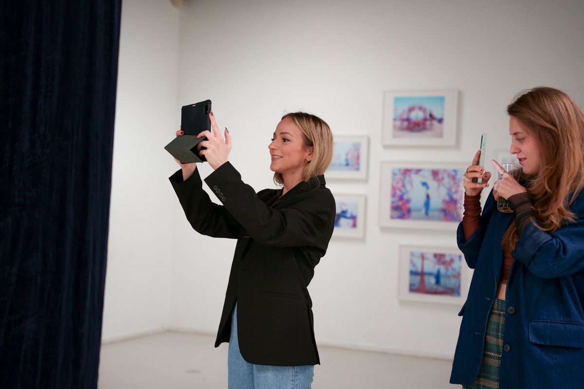 EthanDavidL's tweet photo. Earlier this year, I curated an exhibition at TAC in Eindhoven, The Netherlands, with @Exit11Arts. Titled Peripheries, the exhibition explored the tensions between intimacy and alienation, the personal and geographical, and real and enacted realities.

🔗 https://t.co/J7BJTrBb5w https://t.co/THxvB3es0f