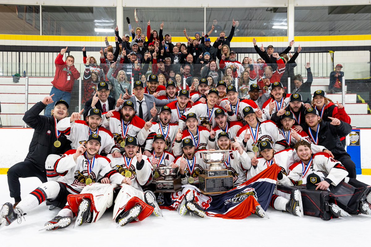 Your Beavers are NATIONAL CHAMPIONS!

📸: David Herman - The Hockey House

#BuildTheDam | #OnwardBeavers
