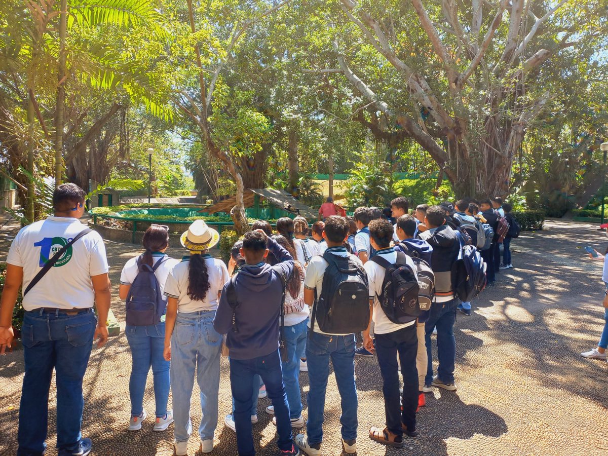 Turismo_Tabasco's tweet photo. ¿Visitas #Tabasco?

No olvides visitarnos en nuestros Módulos de Información Turística, con gusto te brindaremos todos lo que puedes disfrutar en nuestras 7 #RutasTuristicas a través del mapa #TabascoMemorable

Ven y vive #ExperienciasMemorables https://t.co/HUROZMXe2s