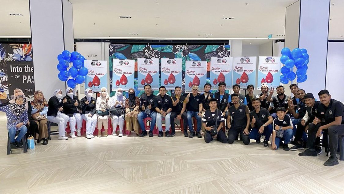 KhuddamMY's tweet photo. On 25th &amp; 26th Feb Majlis Khuddamul Ahmadiyah Malaysia organized a blood donation program at Tropicana Mall PJ. Registration 145 and managed to get 135 bags of Blood Alhamdulillah.  @PDNKKM https://t.co/2NOs5Gcs8p