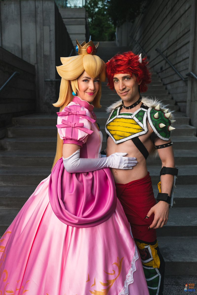 cosplaywithmeg's tweet photo. @MissGinaDarling Omg my time has finally come https://t.co/iXkIygT14S