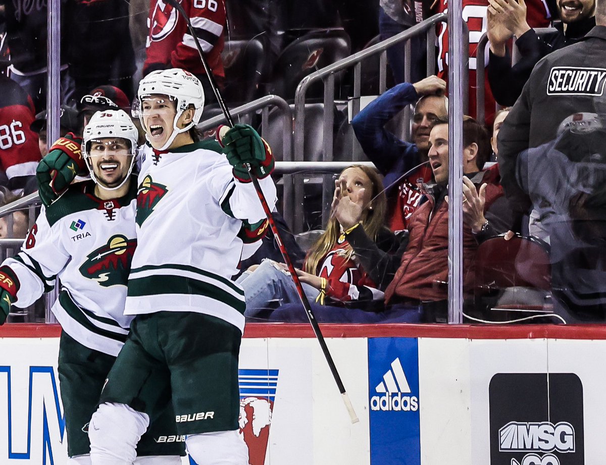 mnwild's tweet photo. When you're editing pics and all of a sudden...😉

#mnwild https://t.co/28kr53GJCd