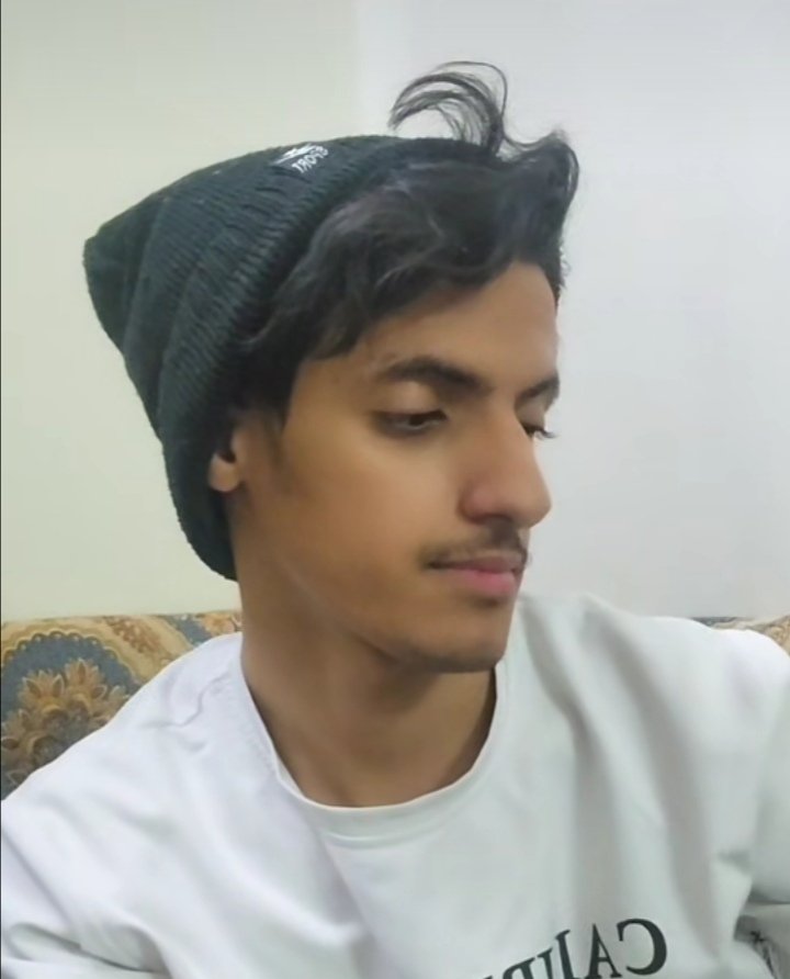 منو الي يبي يقعد فوق زب فحلي
امص زبه
