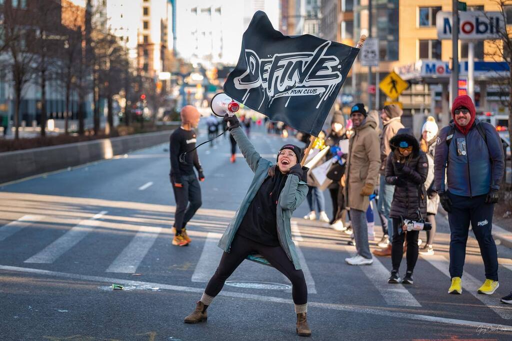 GaryDeanClarke's tweet photo. Nothing happening here…just the most amazing cheer squad at the #Brooklyn half marathon - @definenewyorkrunclub 

#cheeringsquad #definenewyorkrunclub #thatcoffeyboy #garydeanclarke #leicasl2 ##halfmarathon #unitedhalfmarathon #unitedhalfnyc @definen… https://t.co/2DHlxbYOyN https://t.co/1p3l75wV9z