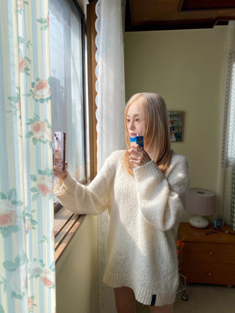 superbellcom's tweet photo. [#슢지기]
'Strange Way To Love'🌊 MV 속 예은이네 맛보기 2탄🏠
그리운 바다로 향하기 전 에너지 충전은 필수💪‼

#예은 #장예은 #YEEUN #JANGYEEUN #Strange_Way_To_Love
#슈퍼벨컴퍼니 #superbellcompany #superbell #SBC https://t.co/p3MEJ3E1iK