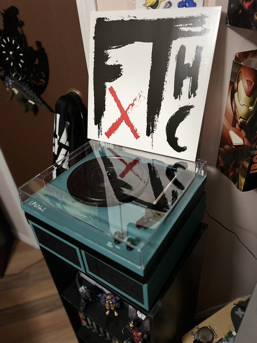 dcrediah's tweet image. New record player and new vinyl came in the mail today! @frankturner has helped me through so much over the past few years, it’s only fair I start off my record collection with #FTHC
