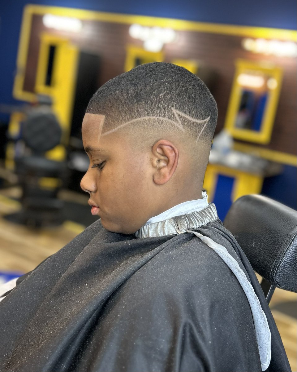 Barber901Kee's tweet photo. Book Either Link Below 👇🏽
https://t.co/8SVElbI24K
https://t.co/Ifa5MtKbCU

#memphisbarber #kecutz #celebritybarber 
#booksy #ndagamecutz #901barber #barbershop #barber  #atlantabarber #thecutapp #Grizzlies #memphis #Mississippi #arkansas #keethabarber https://t.co/pmtxg54ZIU