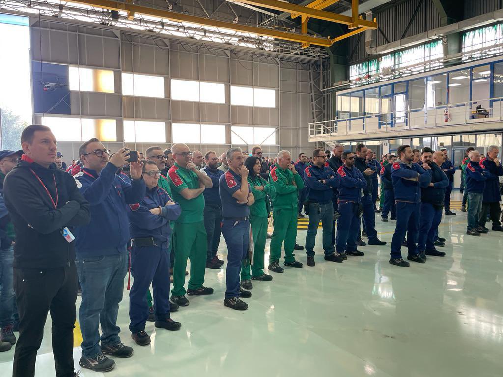 UilmNazionale's tweet photo. #Leonardo Proseguono le assemblee con i lavoratori per l’illustrazione della piattaforma unitaria per il rinnovo dell’integrativo. Oggi a Pomigliano, presente il Segretario nazionale @BCantonetti #Uilm 🔵 https://t.co/U5t7cWlTHE