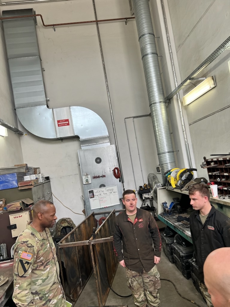 21stTSCCG's tweet photo. Great time in Vilseck/Graf with the 709th MP BN, 15th EN BN and 18th CSSB!!! Each unit displayed their high level of readiness during the Maintenance Terrain Walk. @21stTSC @USArmyEURAF @USArmyMPCorps @USAEnReg
#Team21
#FirstInSupport
#StrongerTogether
#BeAllYouCanBe https://t.co/hhy2Zmq8UV