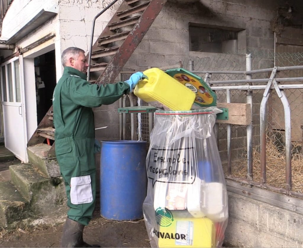 Performance accrue pour la collecte et le #recyclage des déchets agricoles : en 2022, 93 000 tonnes ont été collectées (soit 4 000 T de + qu'en 2021) et ces déchets sont recyclés à près de 90 % .
agridemain.fr/recyclage-en-a… #agriculture #environnement