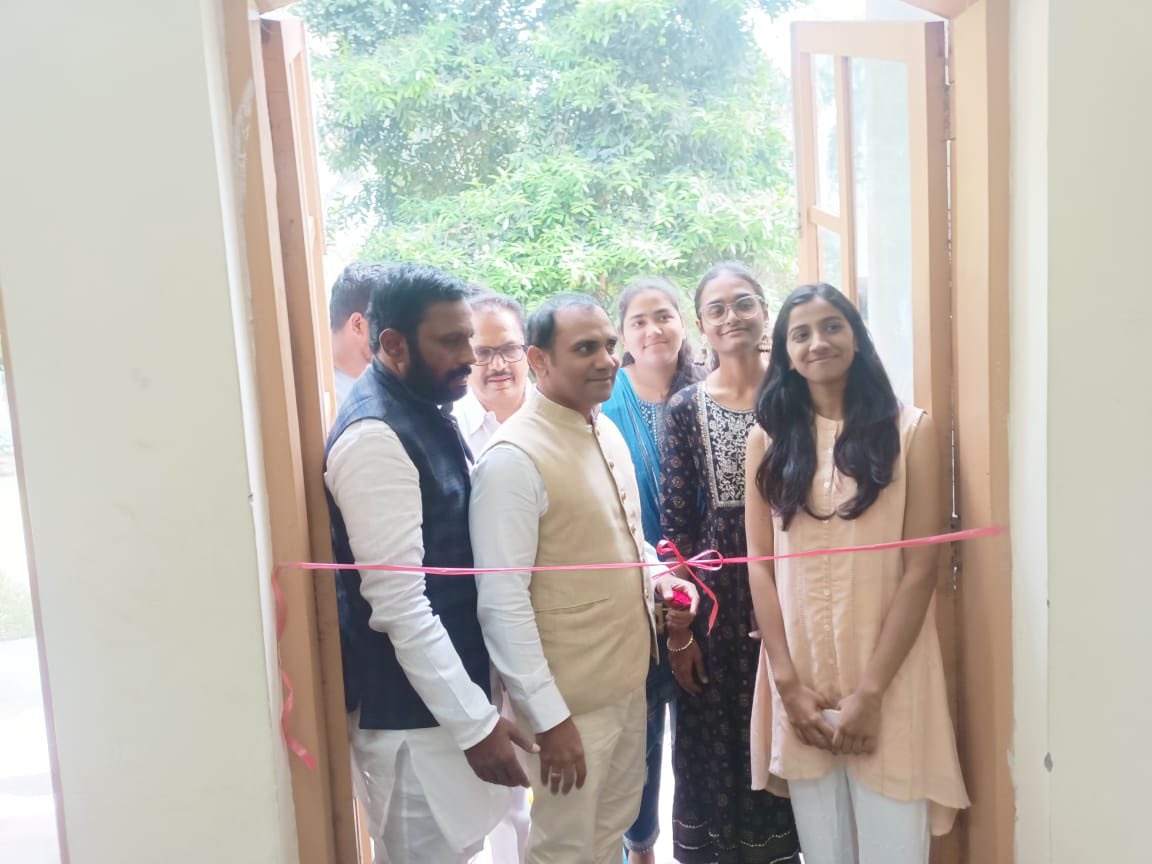 DrSrinubabu's tweet photo. 💐☘️🌹 Had a good reception at Delhi University, thanks DU team for G20 Tech Summit support, 💐☘️🌹 శ్రీ శోభకృత్ నామ సంవత్సర శుభాకాంక్షలు శుభములు కలిగించే సంవత్సరానికి  అడుగిడుతున్న తెలుగు వారికి ఉగాది శుభాకాంక్షలు. Dr Srinubabu Gedela CEO Pulsus 🌹☘️💐 #GlobalTechSummit #Ugadi https://t.co/j1DHo9BNkP