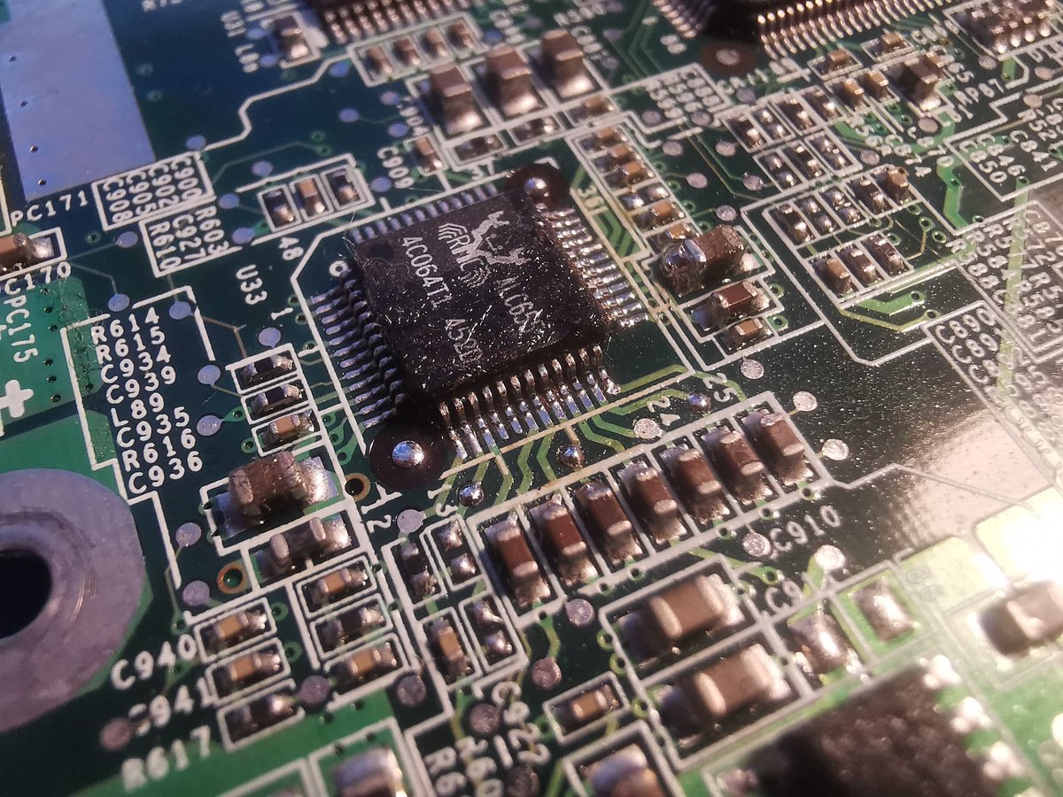 damagechi's tweet image. Getting something expensive today, feeling nervous installing it so time to practice