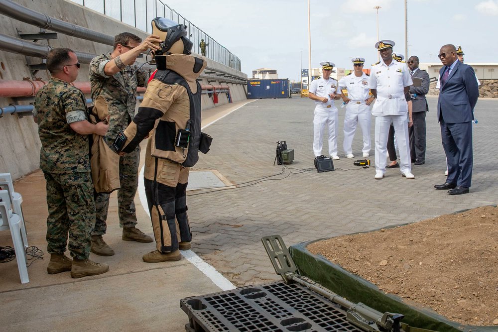 USNavyEurope's tweet photo. @USMC Marines demonstrate the capabilities of explosive ordnance disposal robots during #AMFS23. https://t.co/VxiT4EXUK1