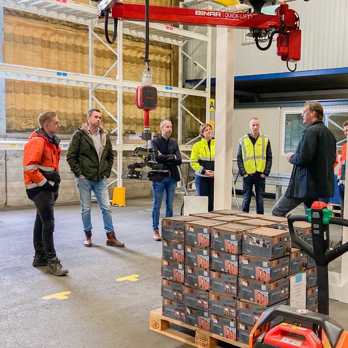 𝗢𝗽𝗲𝗻𝗶𝗻𝗴 𝘄𝗮𝗿𝗲𝗵𝗼𝘂𝘀𝗲 𝘃𝗼𝗼𝗿 𝗩𝗮𝗻 𝗪𝗶𝗷𝗻𝗲𝗻! 
Onlangs hebben we samen met Van Wijnen de opening van ons warehouse gevierd! In dit warehouse worden diverse productgroepen voor Van Wijnen ondergebracht voor de productie van woningen.
teamvdwerff.nl/opening-wareho…