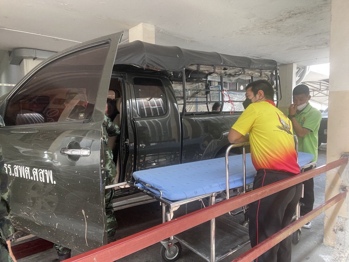 swcom2020's tweet image. วันนี้ เมื่อเวลา 09.20 กำลังพลของ รร.สพศ.ศสพ. จำนวน 2 นาย ในขณะที่เดินทางตรวจพื้นที่ภูมิประเทศ ได้พบประชาชนเกิดประสบอุบัติเหตุรถจักรยานยนต์พลิกคว่ำบริเวณ วัดวรรณวราราม ต.ห้วยโป่ง อ.โคกสำโรง จว.ลพบุรี จึงได้ทำการปฐมพยาบาลเบื้องต้นและได้นำผู้บาดเจ็บส่ง รร.อปร. ได้อย่างปลอดภัย