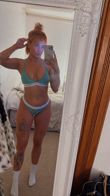 Come and cuddle with me https://t.co/LdrV0EiBAQ