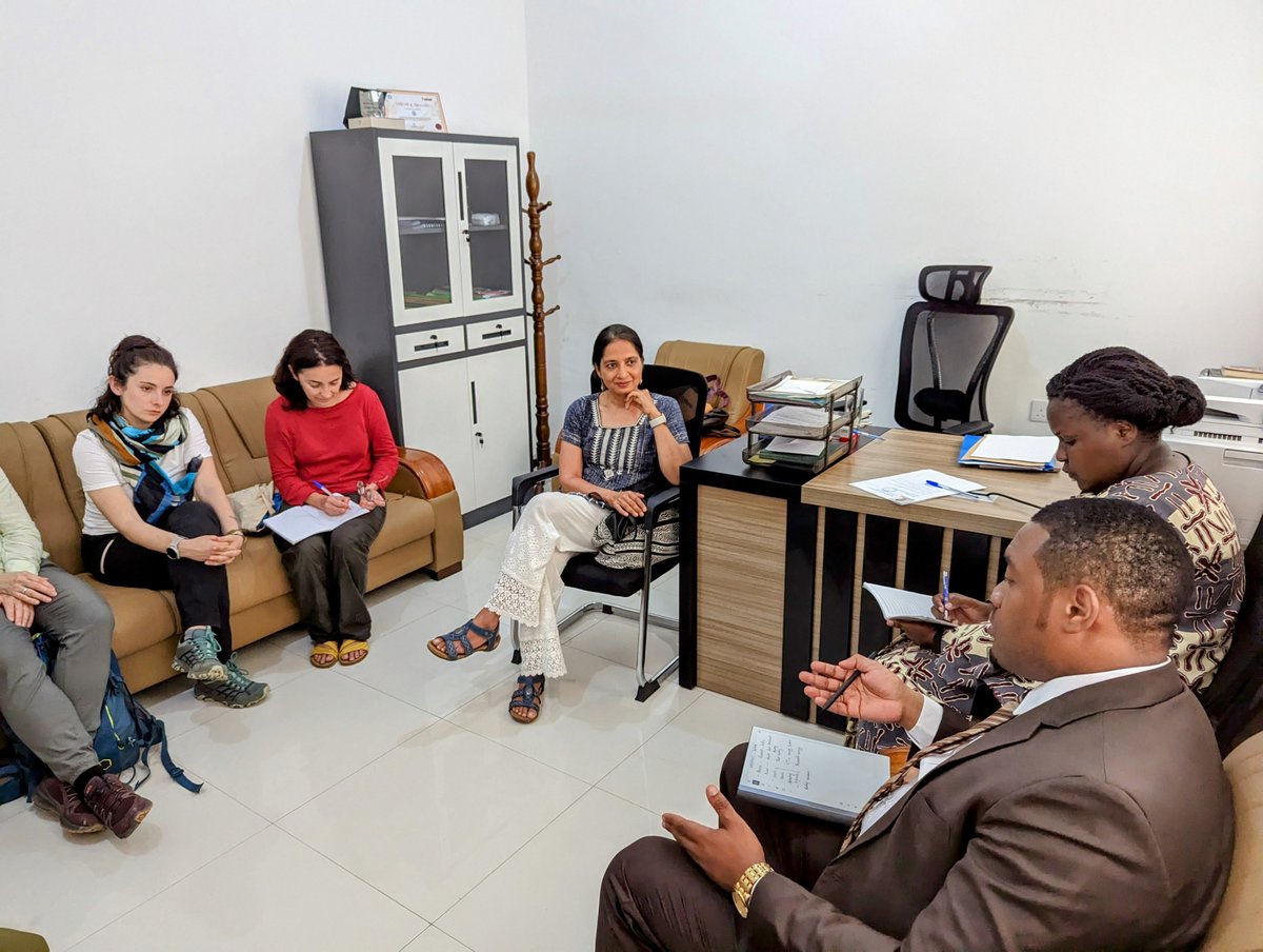 anujain_me's tweet photo. Conversations to collaborate across continents to bring #CleanEnergy and #WomenEmpowerment to villages in Zanzibar. 
@BarefootCollege International organizes a meeting of our visitors from Basque @eLankidetza @UsurbilLHII Juma Burhan @zeea_agency 
@UwekezajiZNZ @BrendaGeofrey3 https://t.co/Jf8zXp9jqd