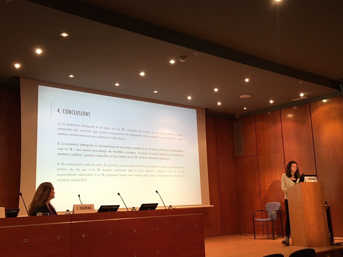 La Dra Sílvia  Brugueras de @salutpublicabcn presenta la tesis “Caracterización, prevención y control de la #tuberculosis en poblaciones vulnerables a Catalunya” #diamundialTb #worldtbday