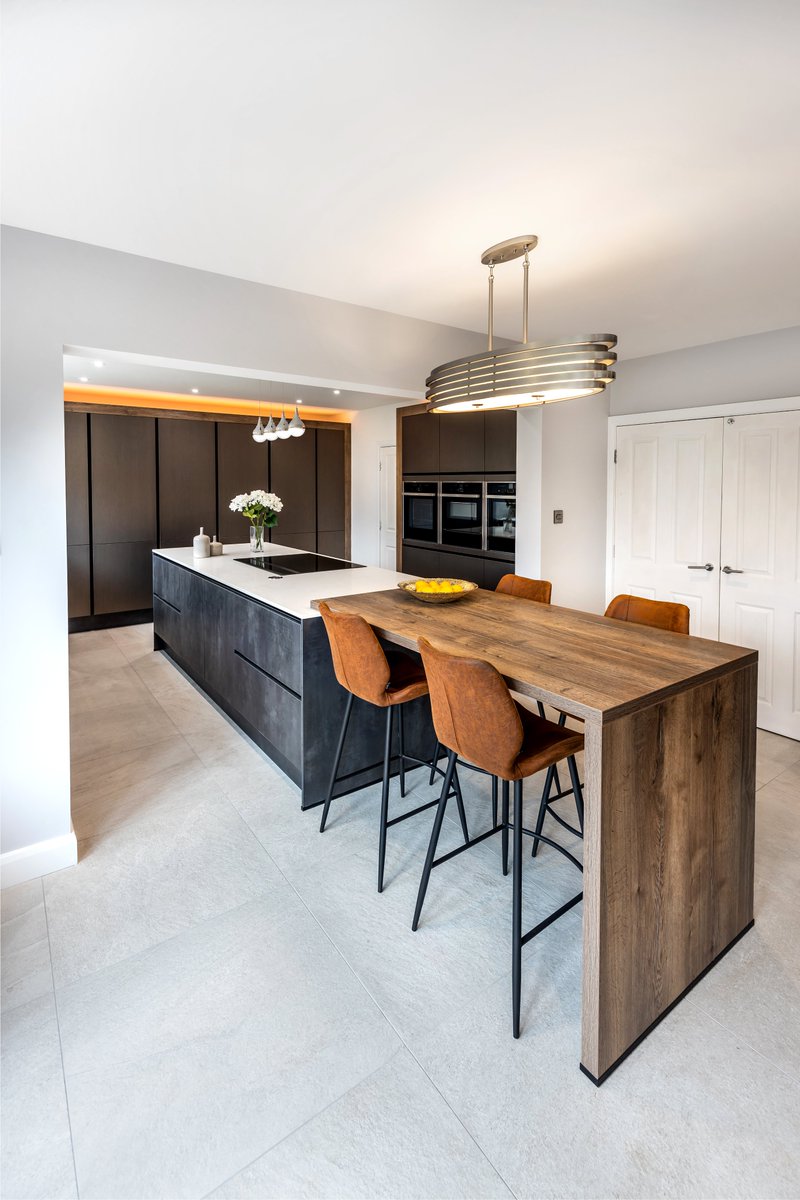 ‘Open-concept’ is a trend we continue to see in many of our customer kitchens. 

#kitchendesigncentre #kitchendesign #kitchenideas #kitchentrends #kitchenspace #openkitchens #kitchentrends #kitchens