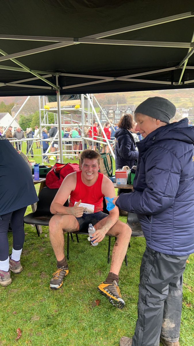 crisbellamy66's tweet photo. Not all heroes wear capes! Amazing effort from the big fella. 6’6” of strength, desire and passion. Well done Max @Sed_Sedgwick @SedberghSchool  #wilsonrun https://t.co/TX16MbydRx