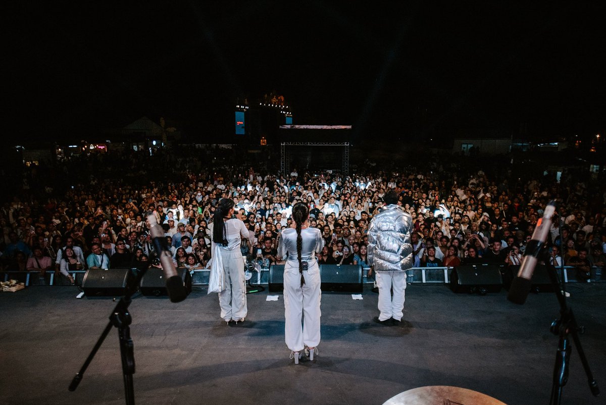 the goodbye                          the comeback 
stage (2019)                             stage (2023)