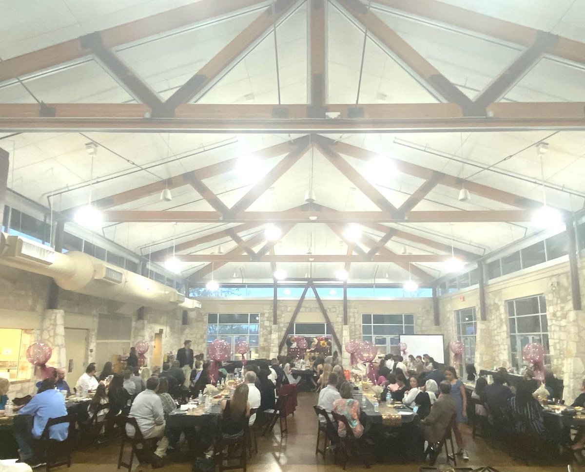 🥳Rouse Swim Banquet 2023!🏊‍♀️🏊🏻‍♂️
👏Booster thanks our families for all support!
👏Special appreciation-to Rouse HS Assistant Principal Shirley Dean and Science Department Chair Coach Brenna Smith! 
👏We are grateful to Coach Robinson and Assistant Coach Payton for leading the Team!