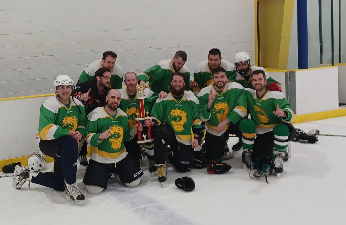 MFHockeyClub's tweet image. #MuffinFarmers win historic 4th Championship with 3-2 win over @BetosPizza. @chunkinaround2 stars with a hat trick. McLennan with 32 saves. #FinishTheStory #4Time #Champions    #FarmOn