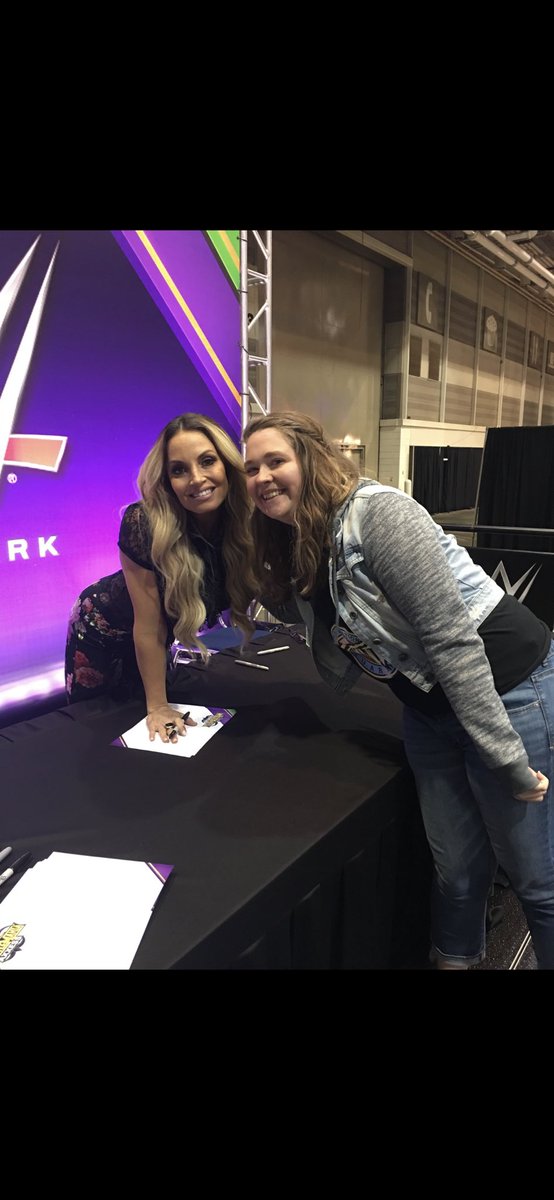 with dad being in the hospital i’ve kept things on the dvr…i think he forgot how much trish stratus was my girl, good or bad. 

i almost hyperventilated and left the line. if it wasn’t for @EddieSideburns this photo wouldn’t have happened for so many reasons. https://t.co/425XYL9nrM
