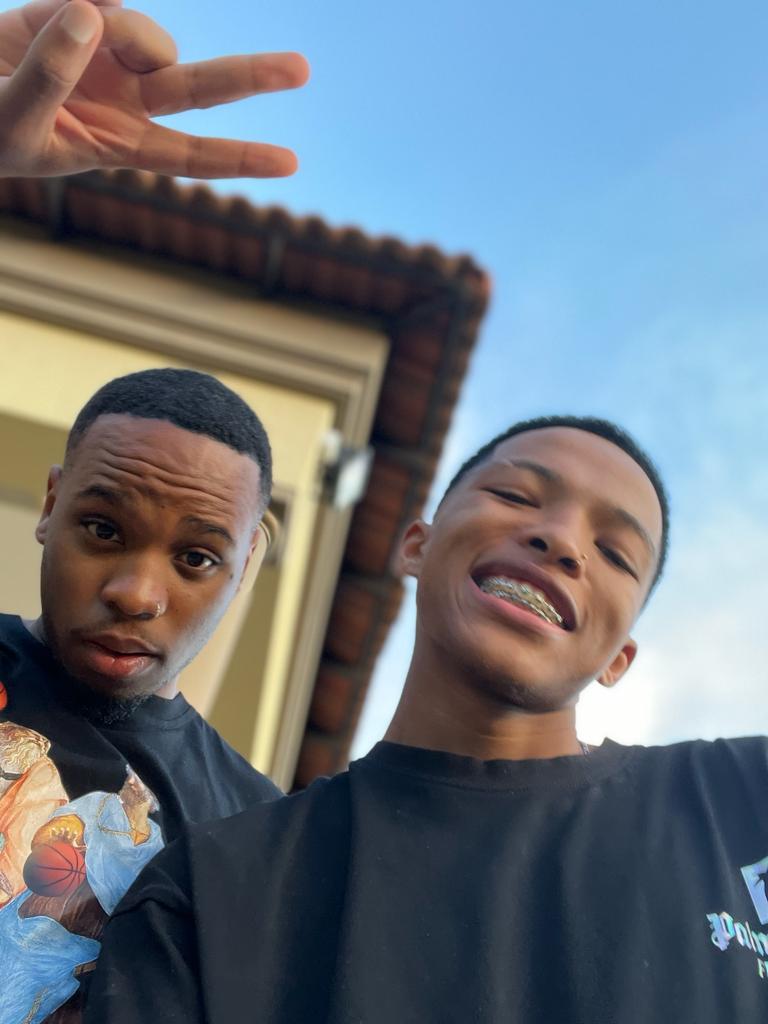 adzino_asuzu's tweet photo. We nearly there ,let's keep voting and pushing🫶❤️. Please the jobs not done.
#Thabang𓃵 https://t.co/ydi6NXUREG