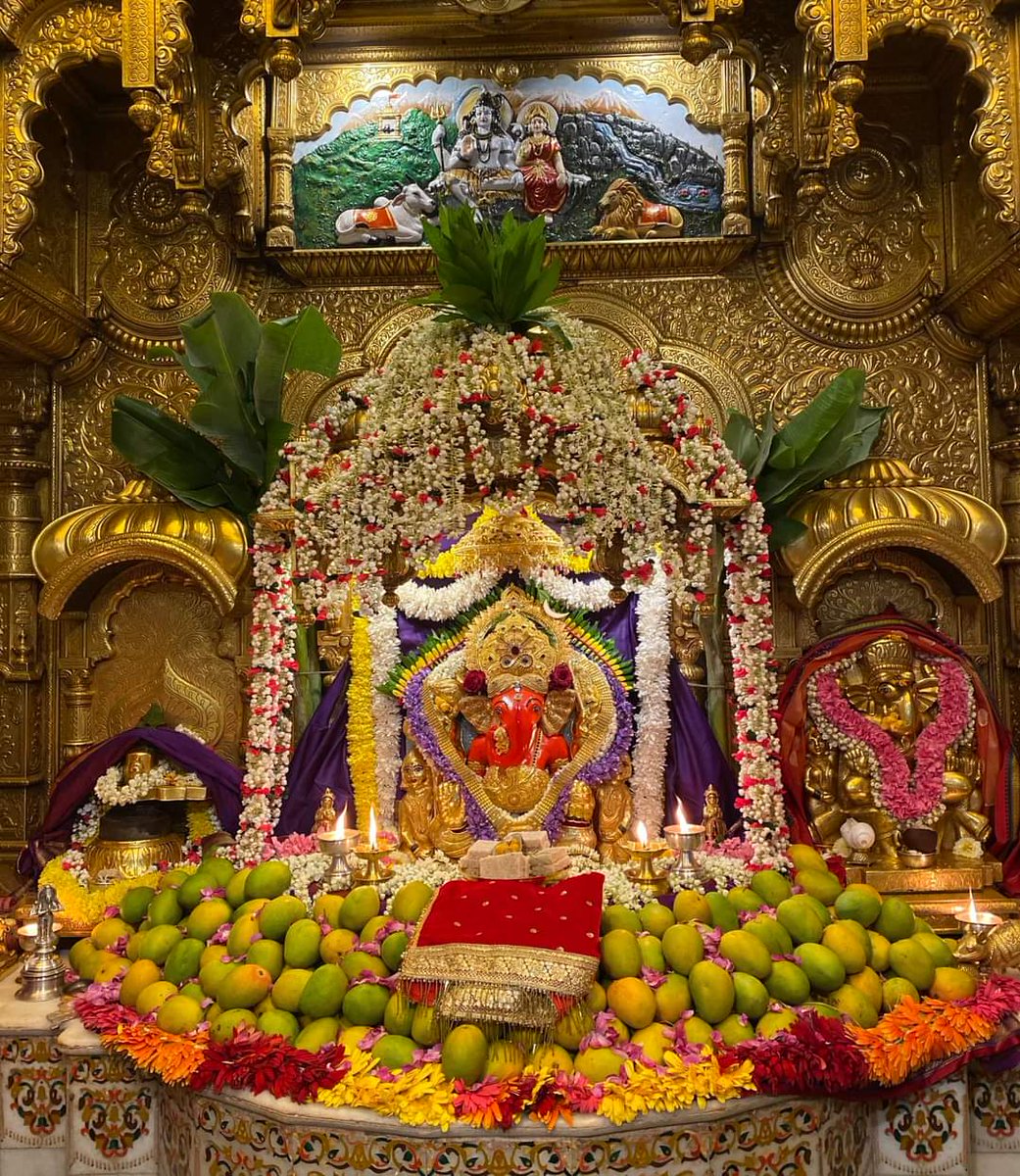 banke_shri's tweet photo. जय श्री सिद्धिविनायक 🧡🙏 https://t.co/tWKyKnCylh