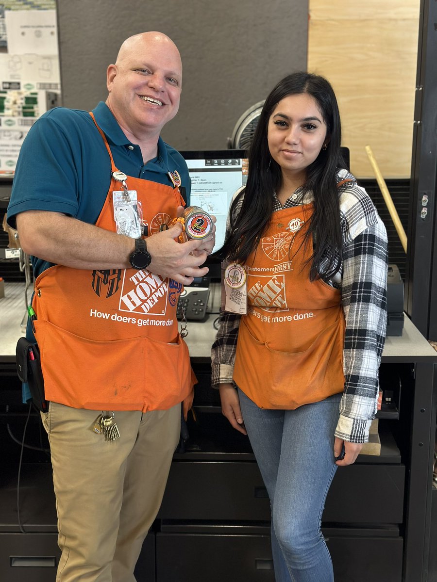 Brandi6371's tweet image. Celebrating anniversaries with our associates at #485 🏆 Happy Anniversary!!
#CelebrateYOU 

 @Edmond0485 @NagyAndrew @ShawnMinkner @SandraD2429 @DepotRob @aboutthepigskin 

#PMDPeopleFirst 
#D287WeAreTheBar #D287StrongerTogether
#FearUs485