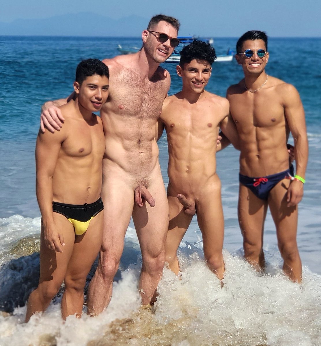yoyosh97's tweet photo. ur friend was at a nudist beach for first time, and he couldn't hide his notorious emotion https://t.co/twcxKfeLBo