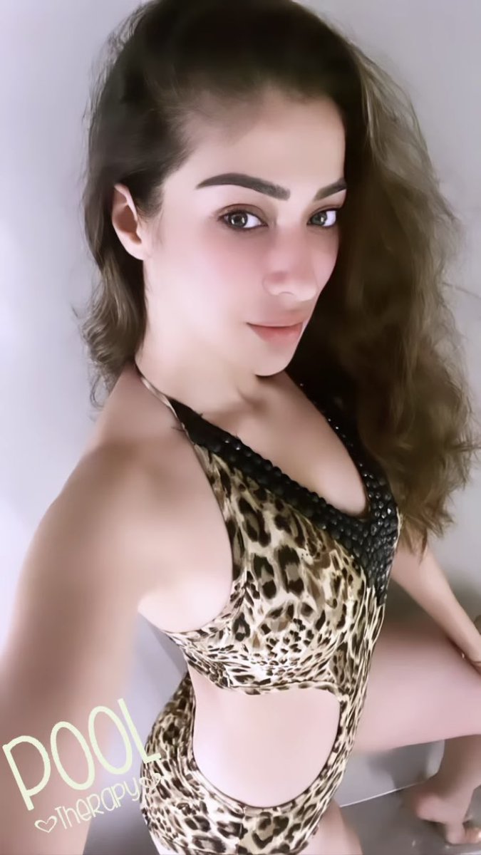 raailaxmiarmy's tweet photo. #poolday #swimsuit #bikini 👙 #mumbai #RaaiLaxmi #lakshmirai 💋 beautiful 😍 🍑 #pooltherapy https://t.co/WGQ9YoGtHl