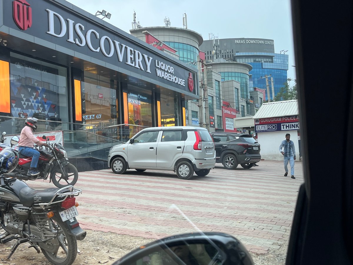 lavtotalk's tweet photo. Pic1: #Gurugram #Gurgaon #everyday they keep shutting down good clubs to open fancy unsafe #liquorshops 
Pic #2 That’s how #children #naatunaatu everyday to school. No place to park or walk. Over paid housing, #gurgaon is broken  
#SaveGurgaon #gdma https://t.co/RqnuyJxexQ
