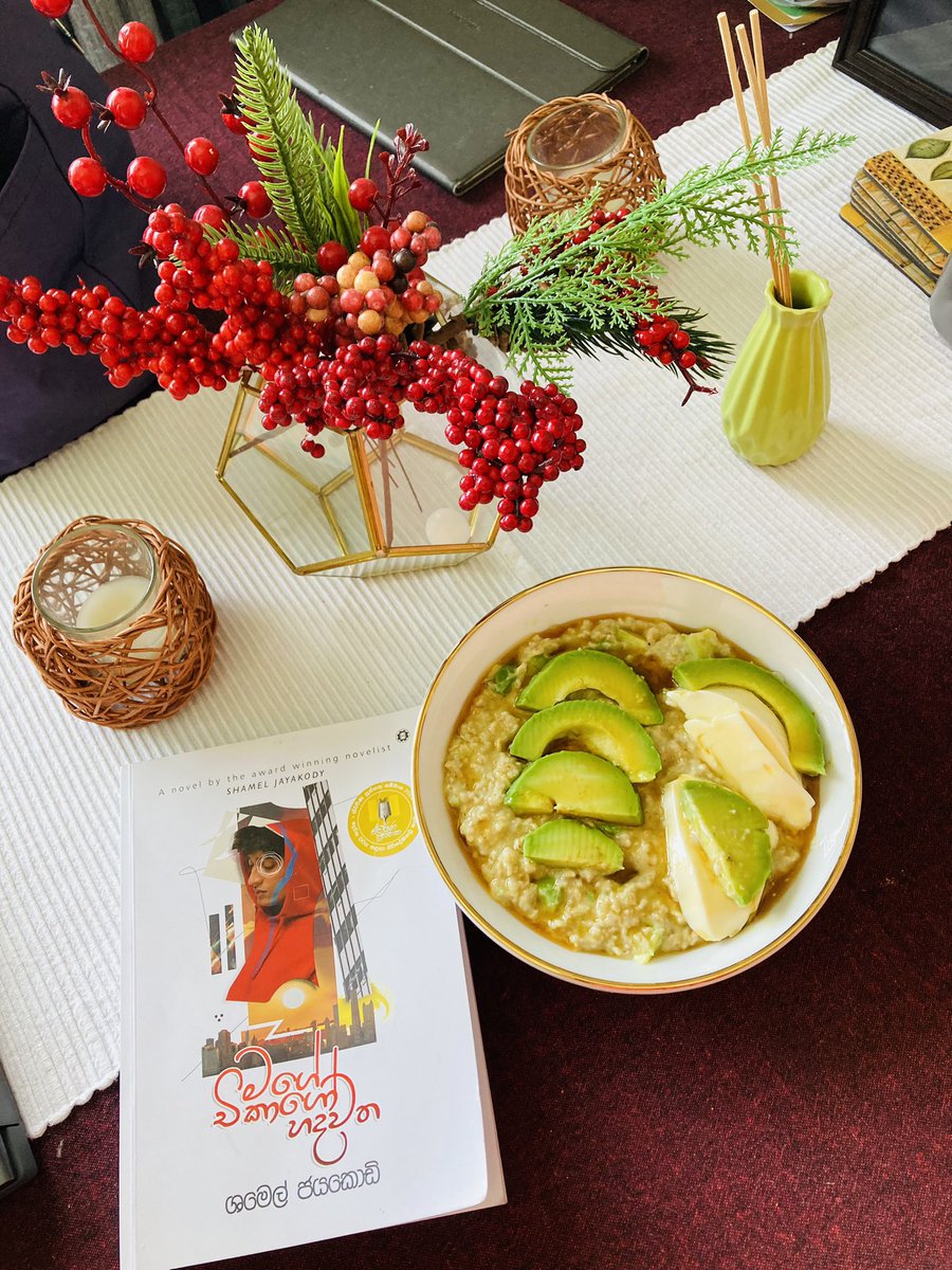 TomesReader's tweet image. Experimented on oats and 🥑. Since the taste came out well need to add more avo than before next time. 
Topped off with yogurt and kithul treacle #Oatnotes #Oatgloats