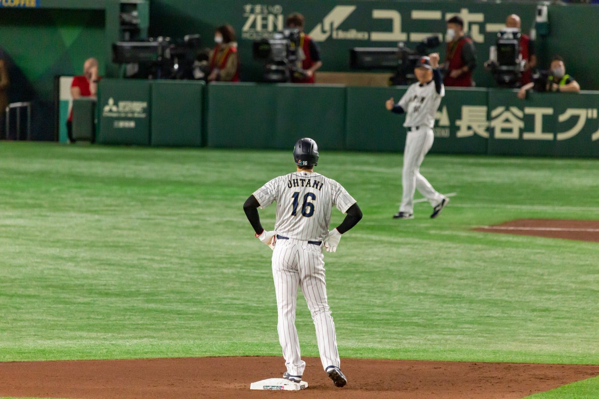 塁上でもうしろ姿が最高にかっこいい大谷翔平

#ショウアップナイター写真館
#侍ジャパン
#MVP