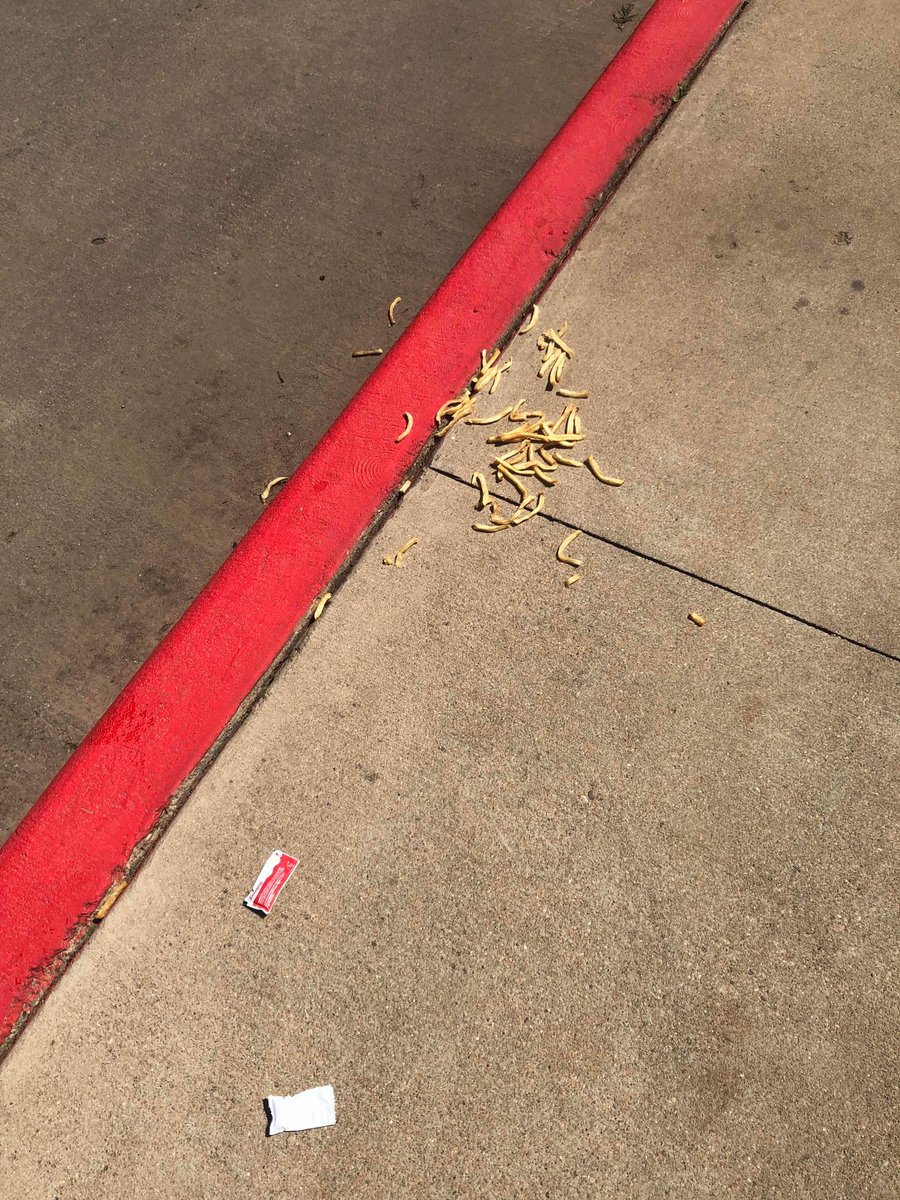 videogamedeals's tweet image. Free Small Fries via Sidewalk. Curbside Pick Up Only.