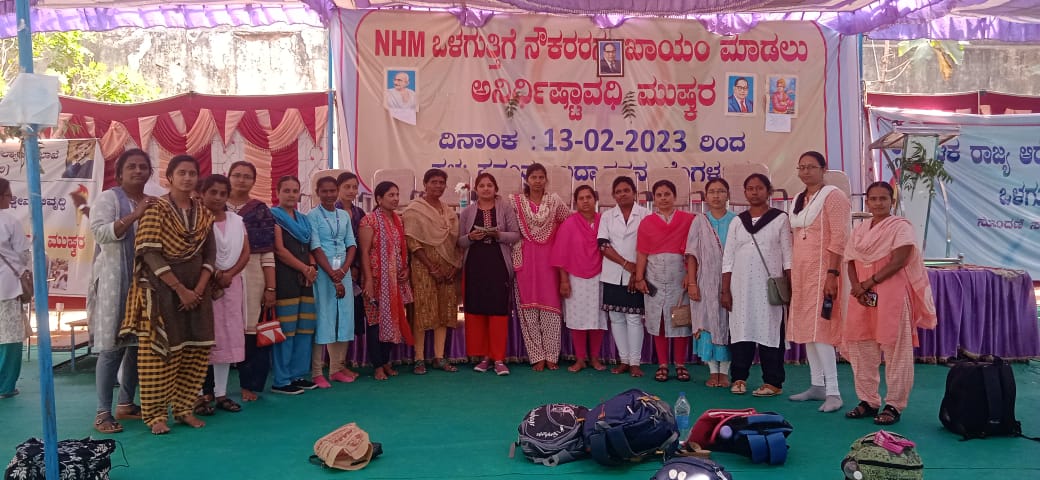 DeviprasadChik1's tweet photo. @CMofKarnataka @BSBommai Nhm olaguttige ,noukarannu,
Kayam madi..
Satata ,38 dina adru.
Soujanyakkadru,,
Avra kasta kelada, neevu. Yav seeme cm and hm https://t.co/zyYc7jKfBu