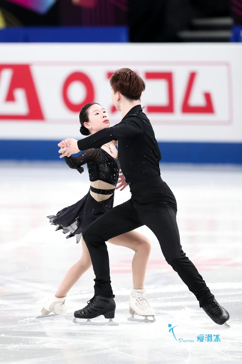 iskating_pt's tweet photo. Siyang Zhang/Yongchao Yang (CHN) said they are nervous for their first Worlds and skating first in the entire event. The technical elements didn’t go as well as they had hoped for. He chose the music from Saturday Night Fever which has a Disco feel to it. #WorldFigure https://t.co/v7ZT6gN2K1