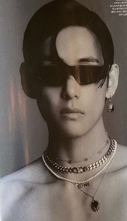 Thread of Taehyung scans from the magazine: