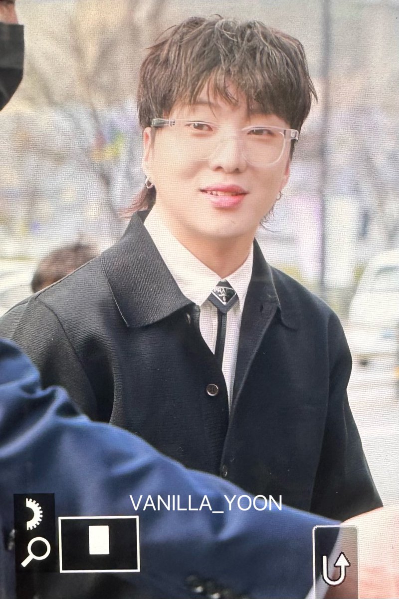 230322

<a href="/official_yoon_/">official_yoon_</a> 
#강승윤 #seungyoon #姜昇润 #WINNER  #위너