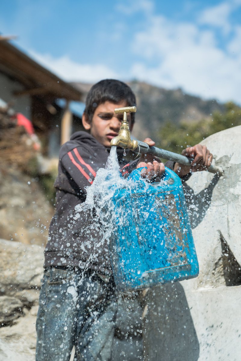 #WorldWaterDay 💧

Equitable access to safe and sufficient water is every child’s right ✅

Save the Children works to ensure that children have access to clean water and a healthy environment 🏡.

 #SDGs  #childrights