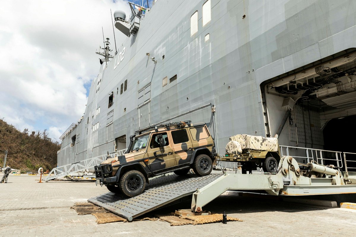 Pacific Partnership in action 🇻🇺🇦🇺 🤝 ⚓

#AusNavy has been hard at work with #YourADF, helping deliver vital resources and assistance during #OpVanuatuAssist23 as we lend a hand.

Read more here ➡️ spr.ly/60103CXkn

#PacificPartners #TCJudy #TCKevin