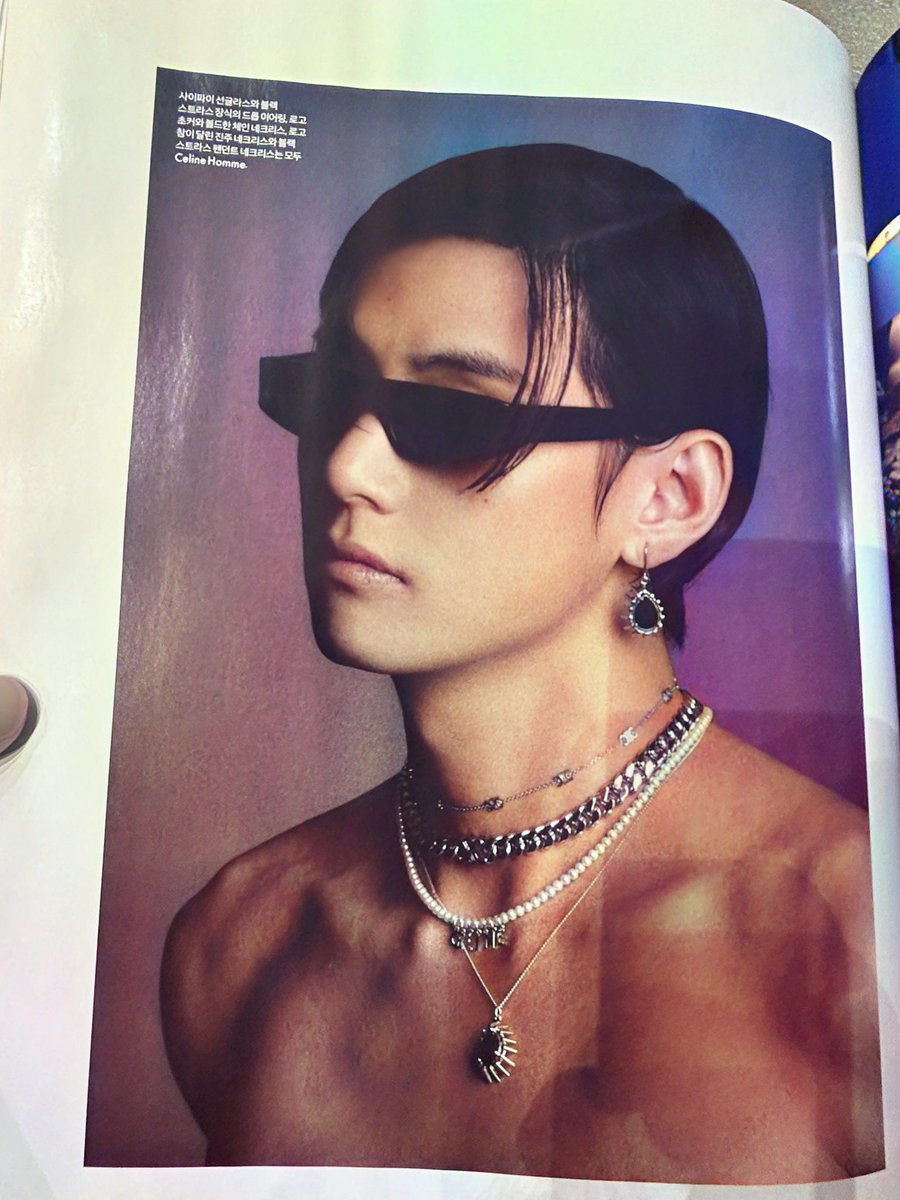 khhslut's tweet photo. Taehyung is in his sik-k era https://t.co/rHH8EqOBLJ