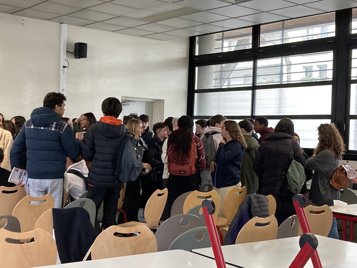 CollegeCitroen tweet media