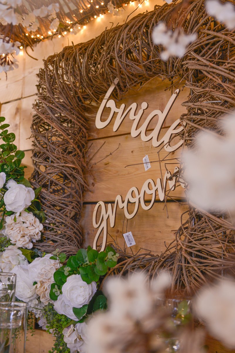 #weddingwednesday 

These chair signs are the perfect decoration for any top table. The wood can be easily painted, allowing this item to be adapted to your colour scheme 🫶
