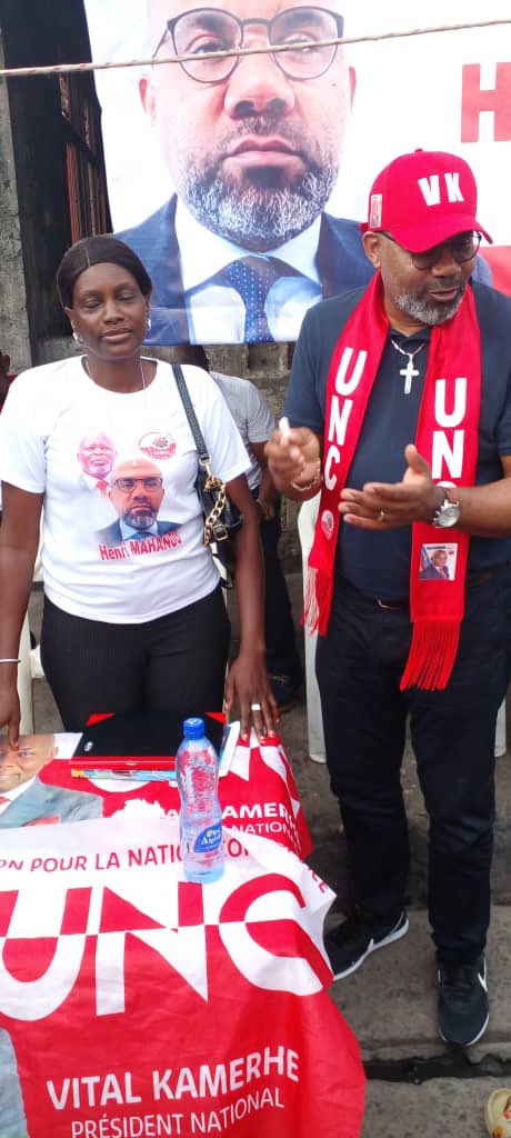 mahanguHM's tweet photo. 🇨🇩 Tournée AMANI : le marathon du Candidat Député National dans la circonscription de la FUNA : BASE KEMBO (Ngiri-Ngiri) - 20 Mars :
La visite en confirmation de la base KEMBO prolongement de la rue du siège de la Fondation Henri MAHANGU s’est déroulée avec joie. https://t.co/LF61VlS210